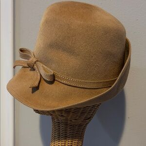 Vintage Tan Women's wool Hat with Bow Parkridge Exclusives/Ritz Henry Pollak